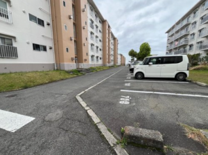 神戸市垂水区青山台、マンションの駐車場画像です