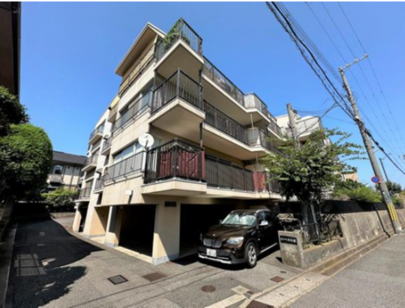 神戸市垂水区五色山、マンションの外観画像です