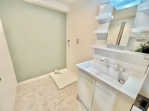 神戸市垂水区青山台、マンションの洗面画像です