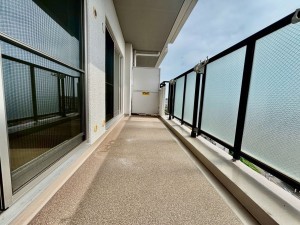 神戸市垂水区青山台、マンションのバルコニー画像です