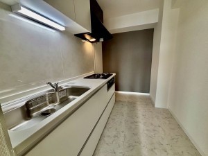 神戸市垂水区青山台、マンションのキッチン画像です