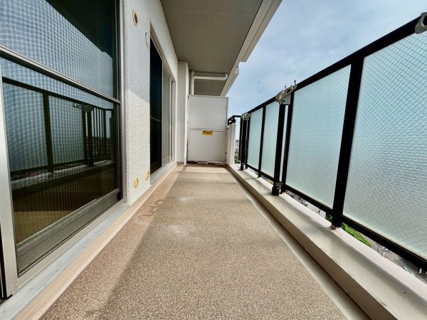 神戸市垂水区青山台、マンションのバルコニー画像です