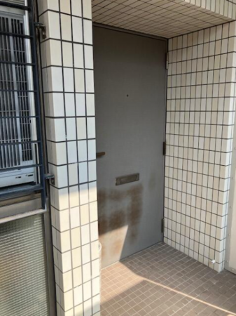 神戸市垂水区五色山、マンションの玄関画像です