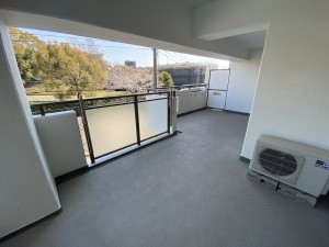 神戸市垂水区狩口台、マンションのバルコニー画像です