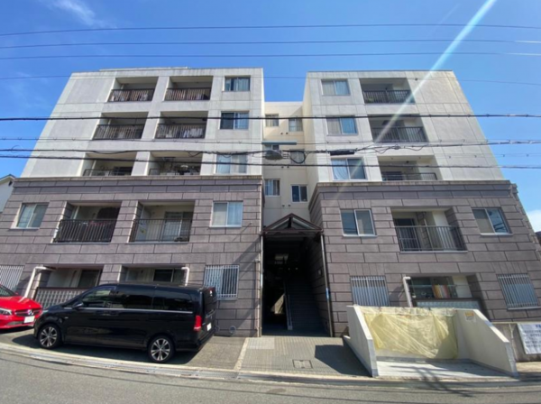 神戸市垂水区千代が丘、マンションの外観画像です