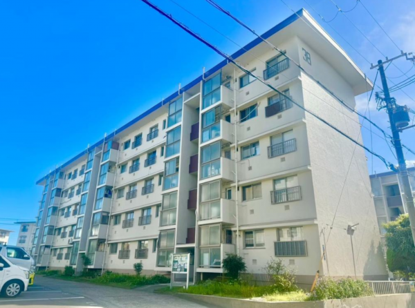 神戸市垂水区狩口台、マンションの外観画像です