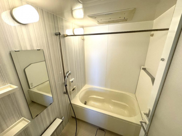 神戸市垂水区星陵台、マンションの風呂画像です