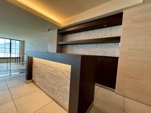 神戸市垂水区東舞子町、マンションのエントランス画像です