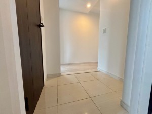 神戸市垂水区東舞子町、マンションの玄関画像です