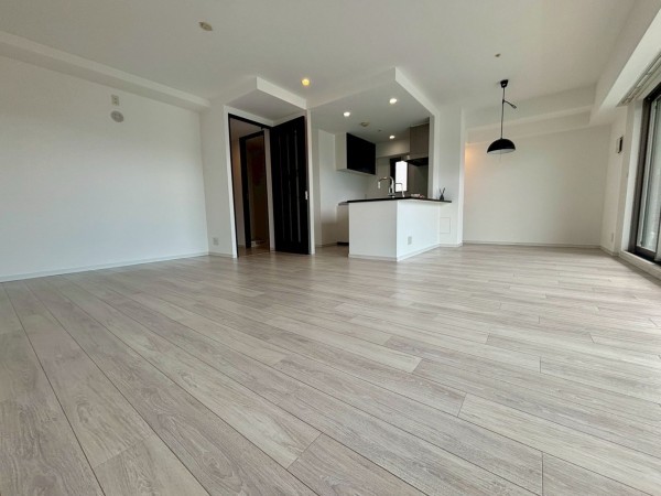 神戸市垂水区東舞子町、マンションの居間画像です