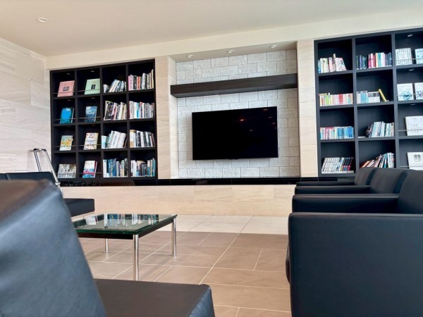 神戸市垂水区東舞子町、マンションのエントランス画像です