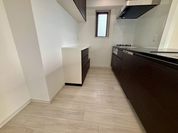 神戸市垂水区東舞子町、マンションのキッチン画像です