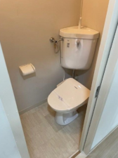神戸市垂水区上高丸、マンションのトイレ画像です