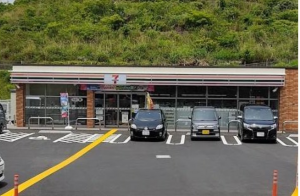 神戸市垂水区上高丸、マンションのコンビニ画像です