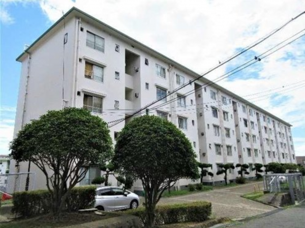 神戸市垂水区上高丸、マンションの外観画像です