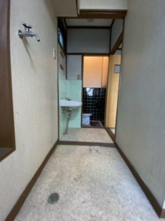 神戸市垂水区大町、中古一戸建ての玄関画像です