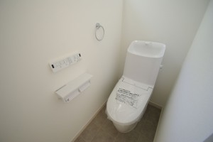 神戸市垂水区塩屋町、新築一戸建てのトイレ画像です