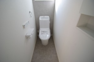 神戸市垂水区塩屋町、新築一戸建てのトイレ画像です