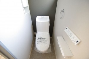 神戸市垂水区塩屋町、新築一戸建てのトイレ画像です