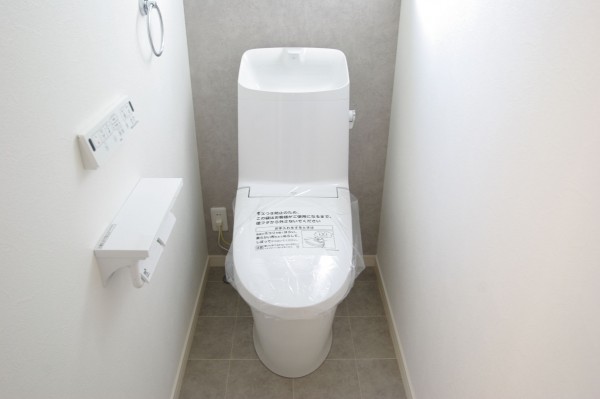 神戸市垂水区塩屋町、新築一戸建てのトイレ画像です