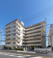 神戸市垂水区海岸通、マンションの外観画像です