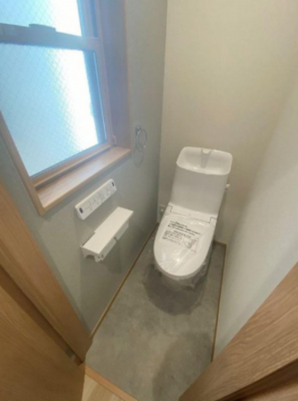神戸市垂水区西舞子、新築一戸建てのトイレ画像です