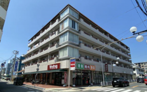 神戸市垂水区星陵台、マンションの外観画像です