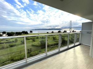 神戸市垂水区海岸通、マンションのバルコニー画像です