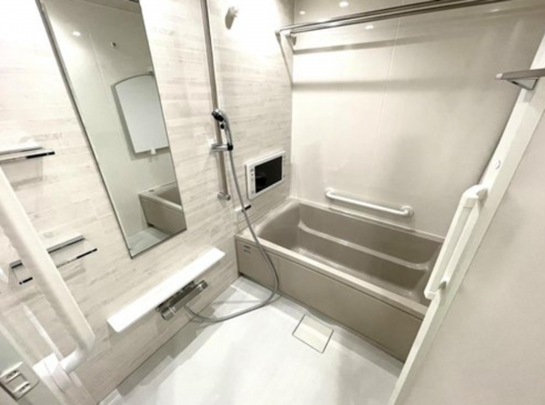 神戸市垂水区海岸通、マンションの風呂画像です