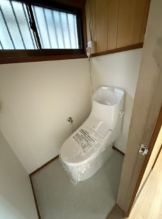 神戸市垂水区星陵台、中古一戸建てのトイレ画像です