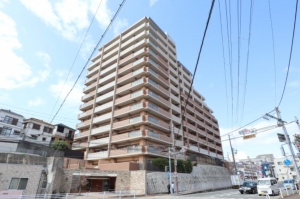 神戸市垂水区星が丘、マンションの外観画像です