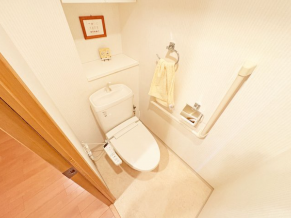 神戸市垂水区星が丘、マンションのトイレ画像です