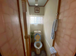神戸市垂水区塩屋町、中古一戸建てのトイレ画像です