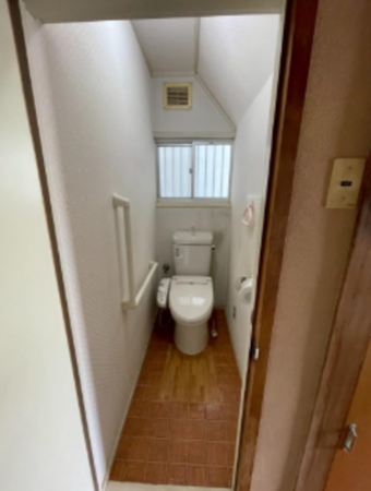神戸市垂水区星陵台、中古一戸建てのトイレ画像です