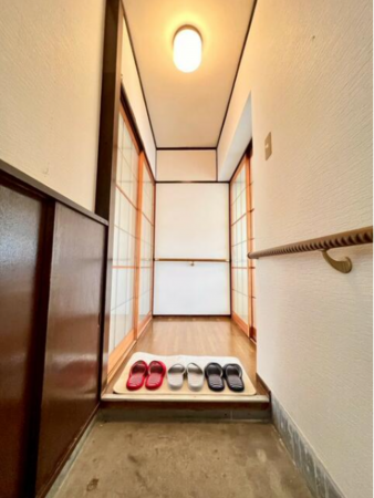 神戸市垂水区天ノ下町、マンションの玄関画像です