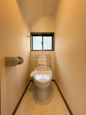 神戸市垂水区青山台、中古一戸建てのトイレ画像です
