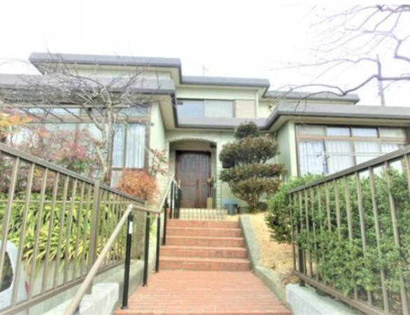 神戸市垂水区霞ケ丘、中古一戸建ての外観画像です