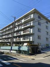 神戸市垂水区上高丸、マンションの外観画像です