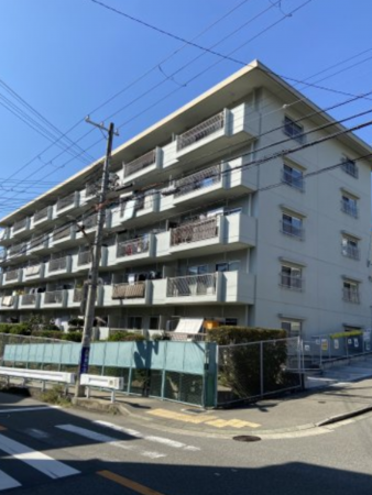 神戸市垂水区上高丸、マンションの外観画像です