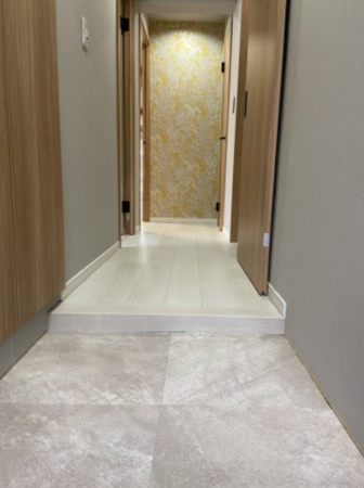 神戸市垂水区上高丸、マンションの玄関画像です