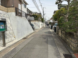 神戸市垂水区西舞子、土地の前面道路を含む現地写真画像です