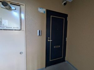 神戸市垂水区西舞子、マンションの玄関画像です