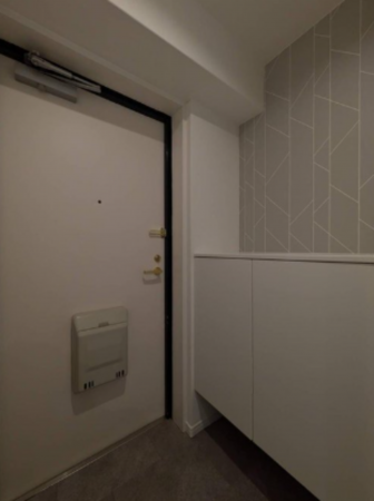 神戸市垂水区西舞子、マンションの玄関画像です