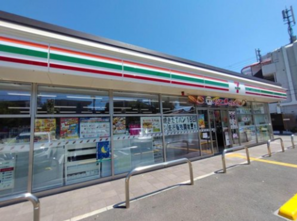 神戸市垂水区城が山、中古一戸建てのコンビニ画像です