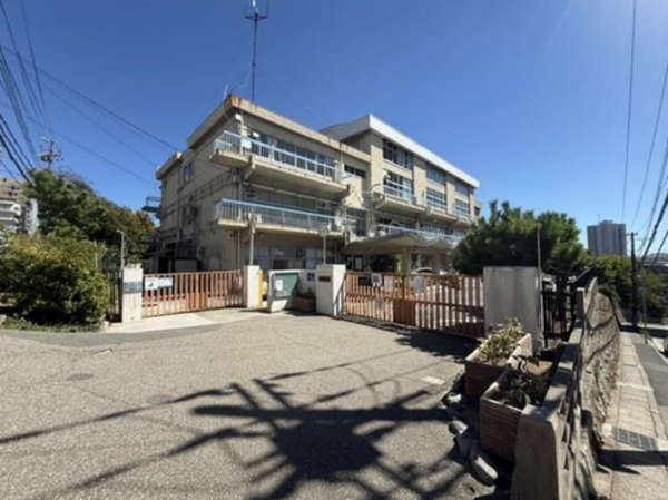 神戸市垂水区舞子台、新築一戸建ての小学校画像です