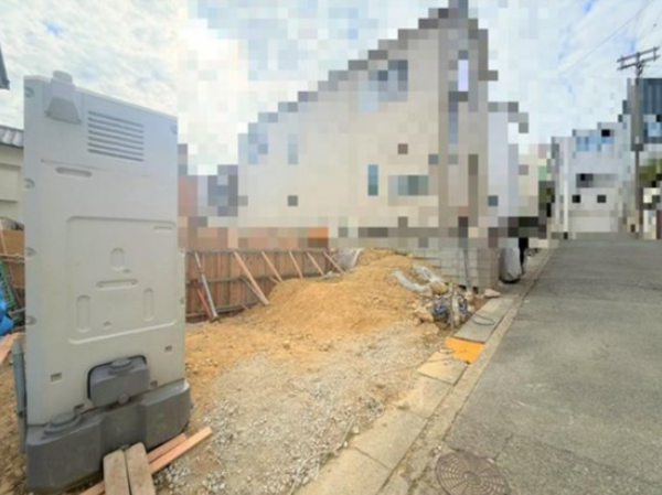 神戸市垂水区舞子台、新築一戸建ての前面道路を含む現地写真画像です