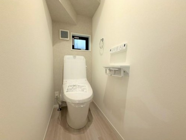 神戸市垂水区舞子台、新築一戸建てのトイレ画像です
