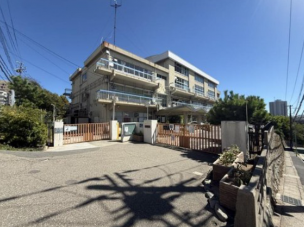 神戸市垂水区舞子台、新築一戸建ての小学校画像です