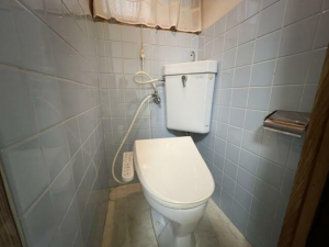 神戸市垂水区福田、中古一戸建てのトイレ画像です