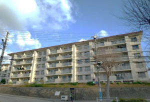 神戸市垂水区狩口台、マンションの外観画像です